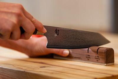 sknife Schleifgerät mit Ersatzschleifeinheit und Polierleder sknife Schleifgerät mit Ersatzschleifeinheit und Polierleder