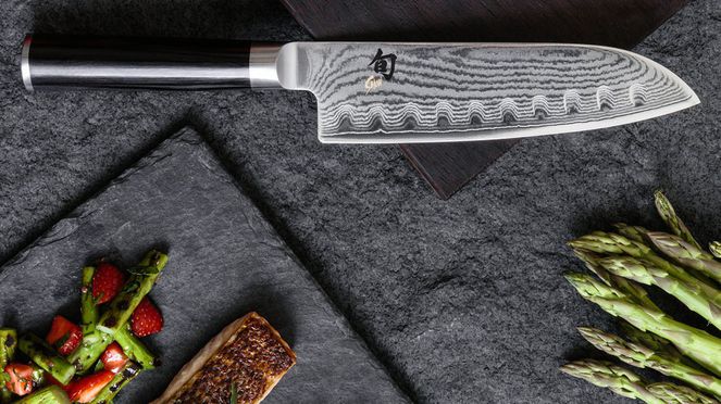 Kai Shun Santoku mit Kullenschliff Kai Shun Santoku mit Kullenschliff