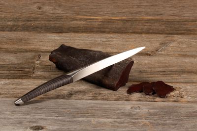 sknife Trockenfleischmesser mit Brett Walnuss